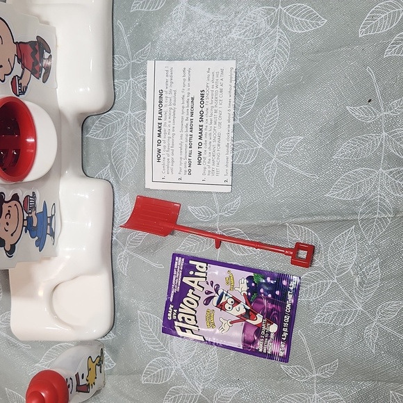 The Original Snoopy Snow Cone Maker - Picture 2 of 6